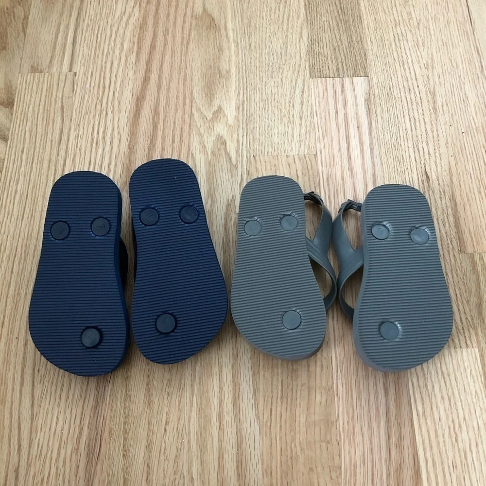 Old Navy Toddler Flip Flop Sandals NWOT Sz 6 Gray Blue